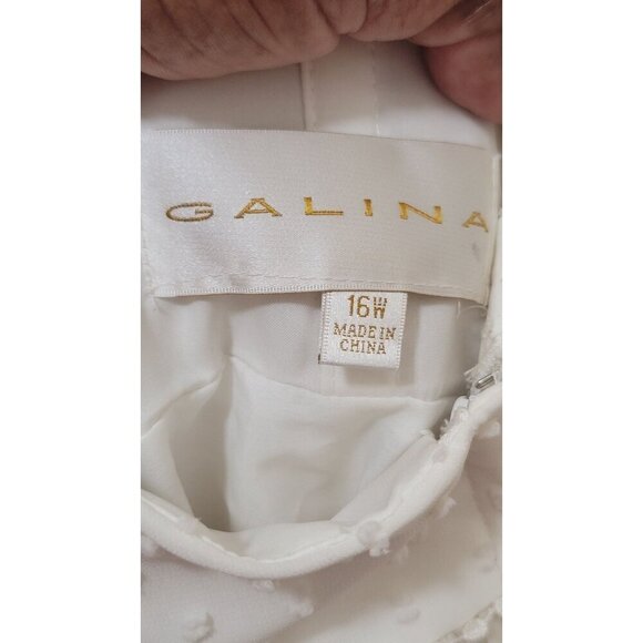 Galina plus size wedding dress Halter Neck  With Bow Back & Polka Dot Texture Si - Picture 11 of 14